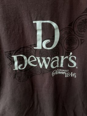 Dewar's Scotch Whiskey Awarded Since 1846 L Large Brown T Shirt